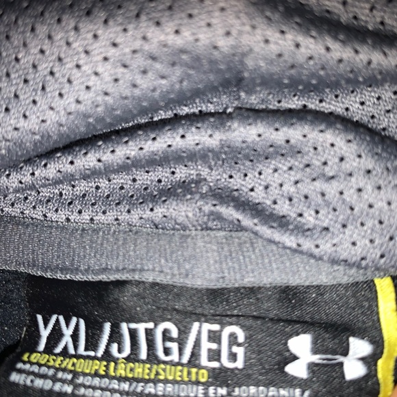 Under Armour Sweater - Picture 3 of 3